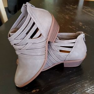 Women's heel booties